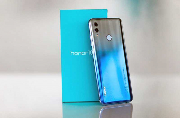 Обзор Honor 10 Lite: бюджетный телефон с потрясной внешностью