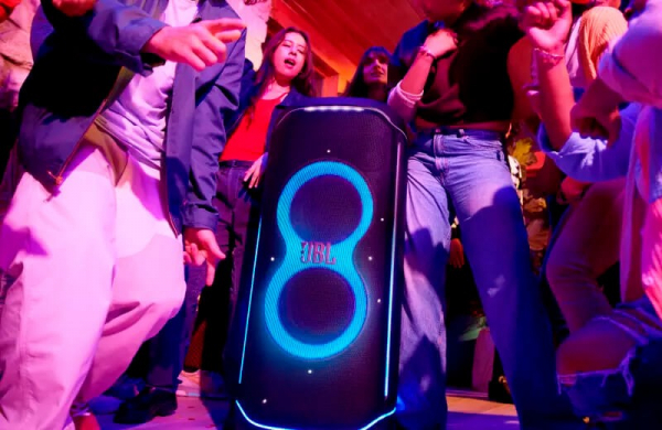 Обзор JBL PartyBox Ultimate: лучшей колонки для вечеринок с невероятно мощным звуком