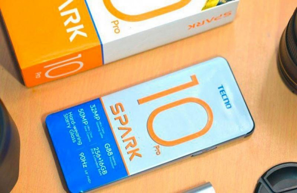 Обзор Tecno Spark 10 Pro: смартфон для селфи с хорошей ценой и универсальностью