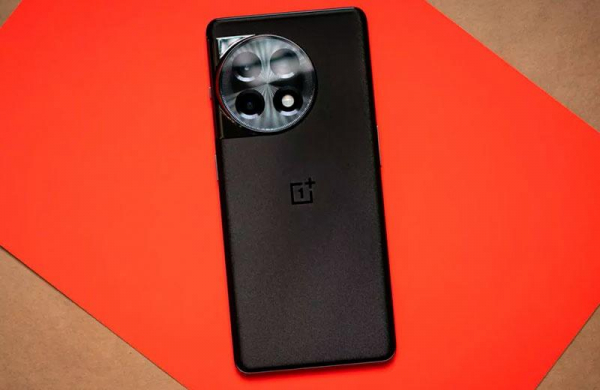 Обзор OnePlus 11R: смартфона убийцы флагманов, которого долго ждали