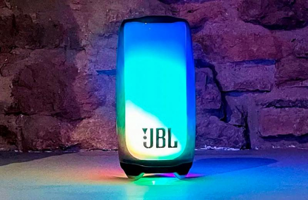 Обзор JBL Pulse 5: обновлённой портативной колонки с ослепительной подсветкой