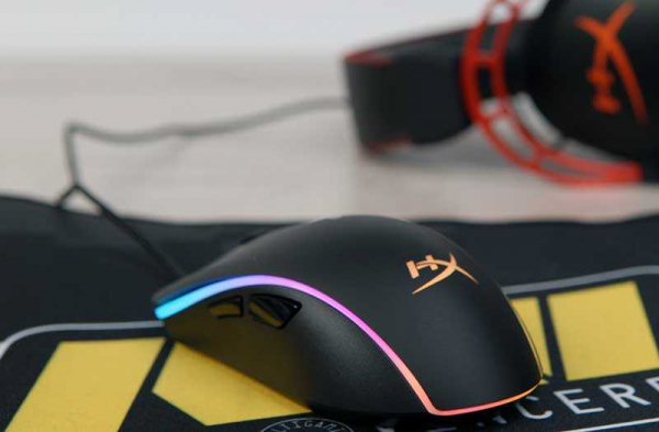 Обзор HyperX Pulsefirefire Surge: мышь, искрящая огнями