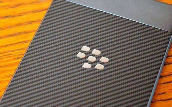 Обзор BlackBerry Motion — Представительный Android-смартфон без особых отличий