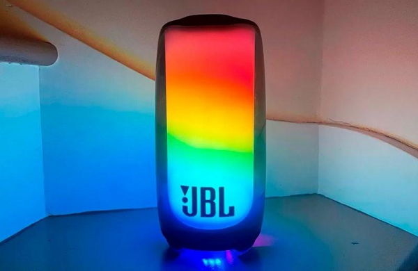 Обзор JBL Pulse 5: обновлённой портативной колонки с ослепительной подсветкой