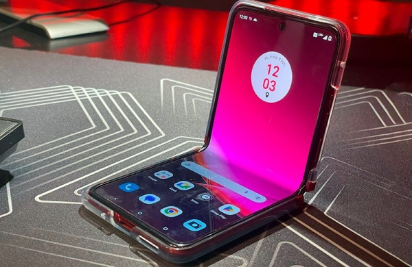 Обзор Motorola Razr 40 Ultra: образцового раскладного смартфона меняющего правила игры