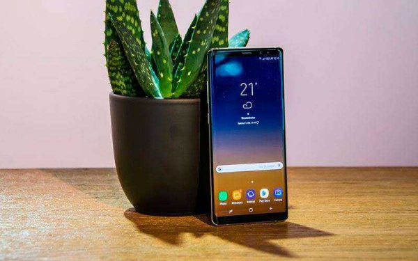 Первый обзор Samsung Galaxy Note 8: монстр обновлён и безопасен