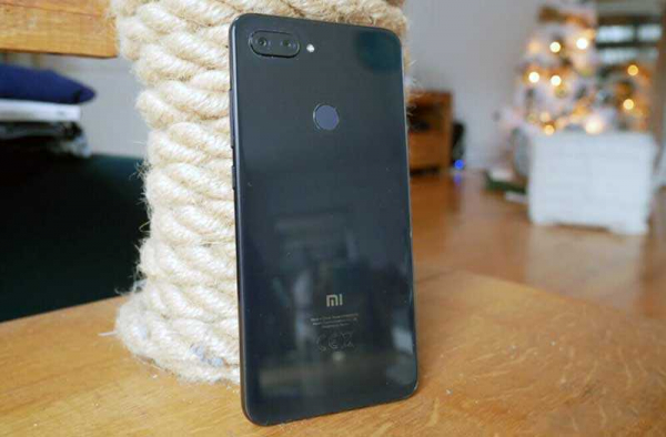 Обзор Xiaomi Mi 8 Lite доступного не слабого смартфона