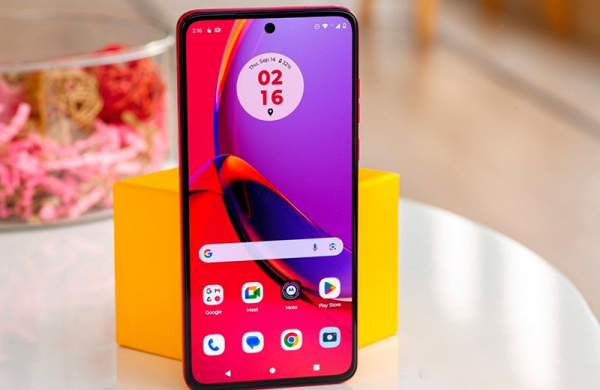 Обзор Motorola Moto G84: смартфона по бюджету с хорошим дисплеем и аккумулятором