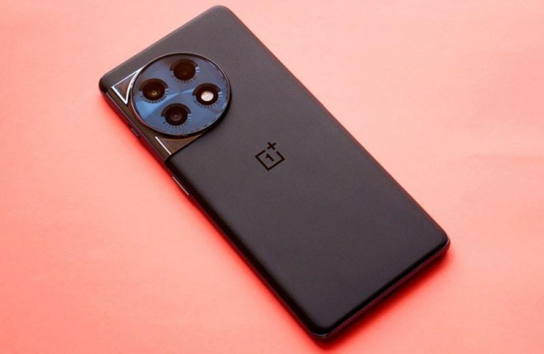 Обзор OnePlus 11R: смартфона убийцы флагманов, которого долго ждали