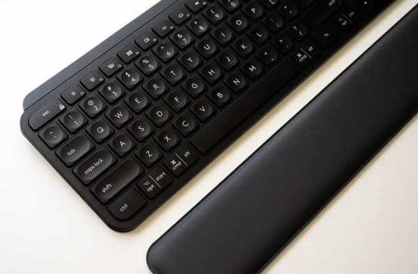 Обзор Logitech MX Keys: лучшая беспроводная клавиатура для работы