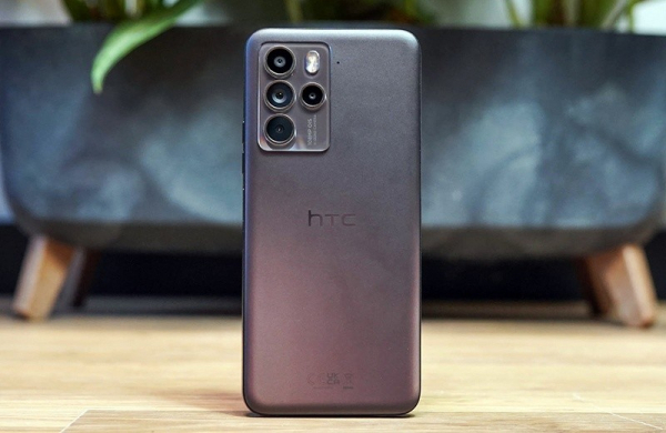 Обзор HTC U23 Pro не самого впечатляющего смартфона от легендарного бренда из прошлого