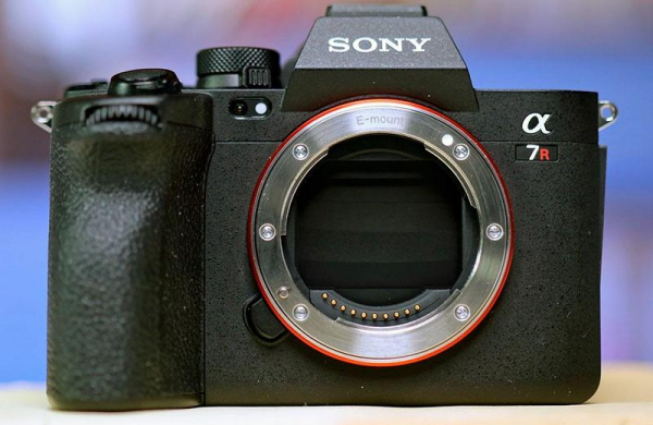 Обзор Sony a7R V: полнокадровой камеры для потрясающих фотографий разрешением 60 Мп