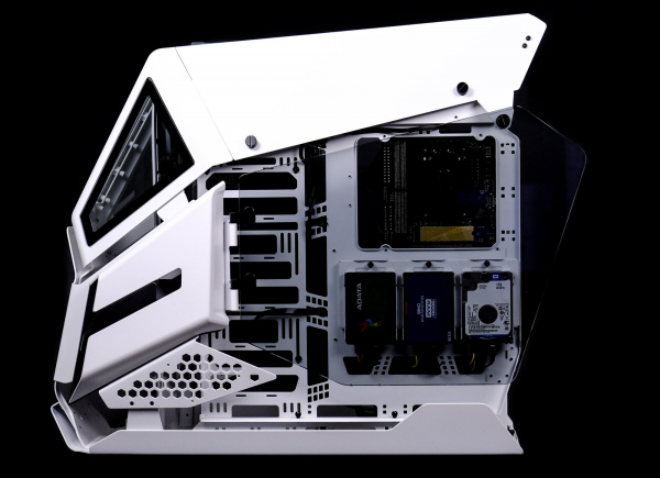 Обзор корпуса Thermaltake AH T600 Snow